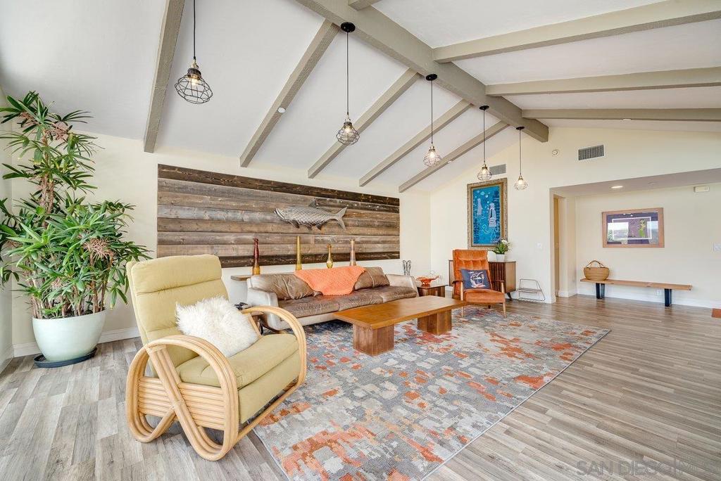 460 Rancho Camino