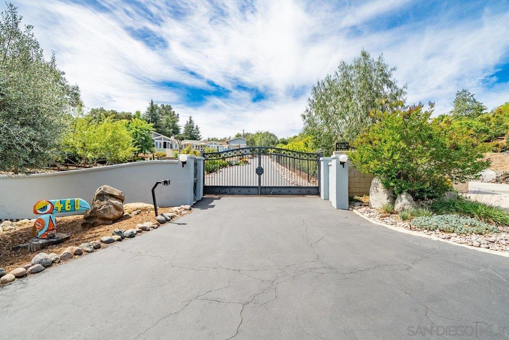 460 Rancho Camino