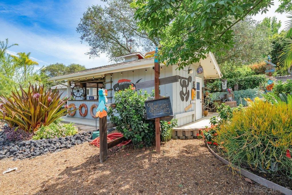 460 Rancho Camino