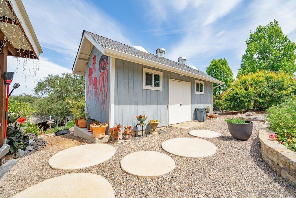 460 Rancho Camino