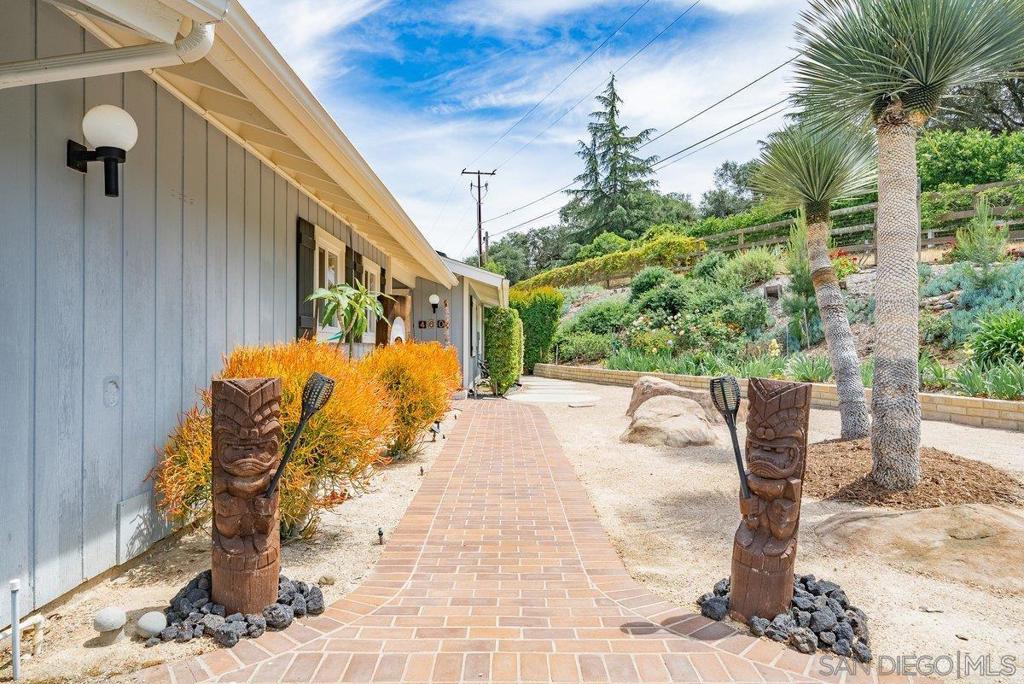 460 Rancho Camino