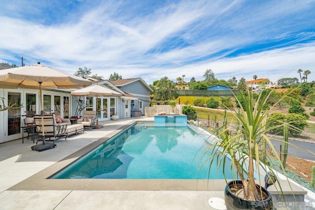 460 Rancho Camino