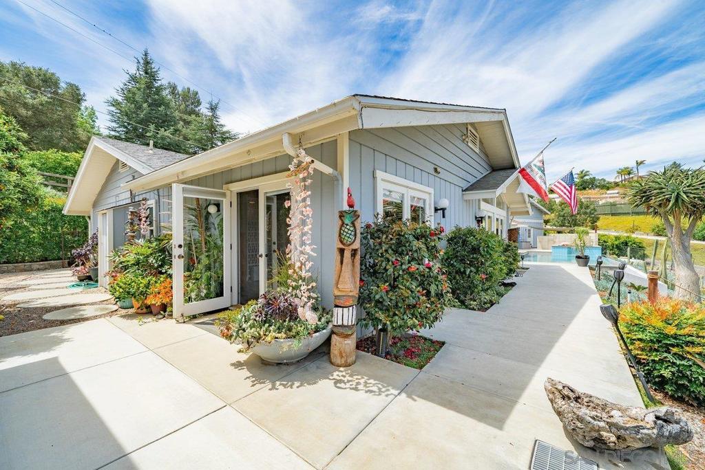 460 Rancho Camino