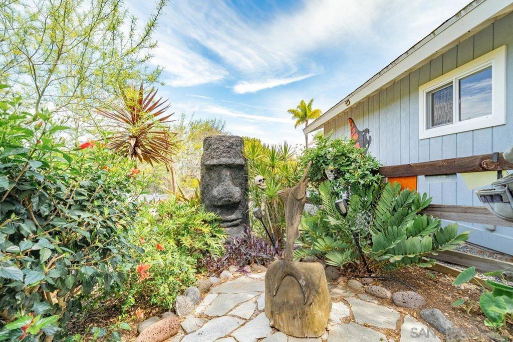 460 Rancho Camino