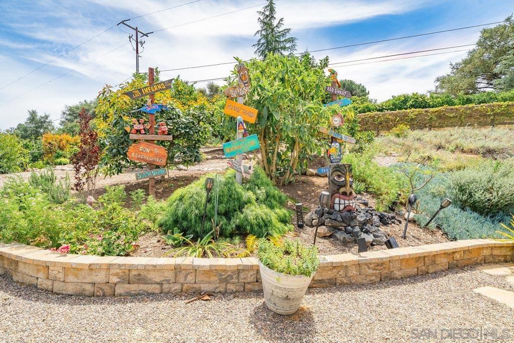 460 Rancho Camino