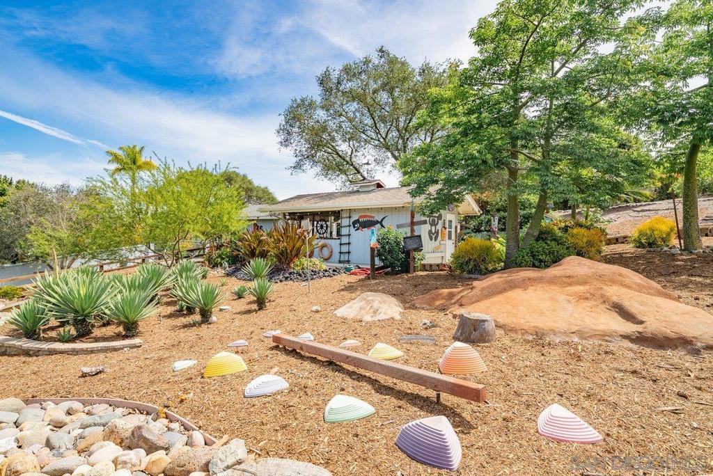 460 Rancho Camino