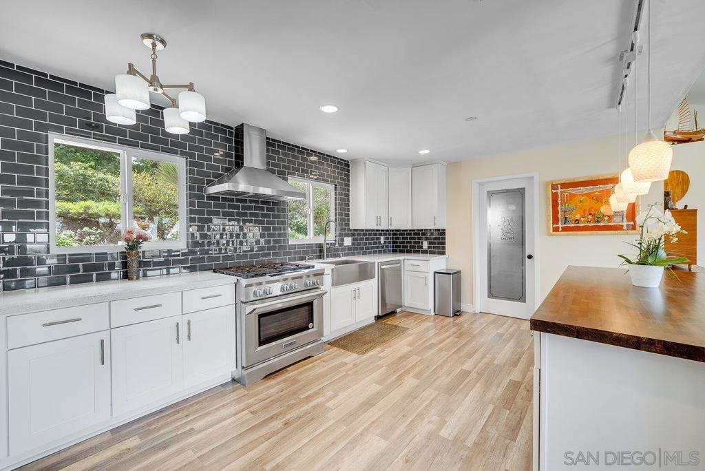 460 Rancho Camino