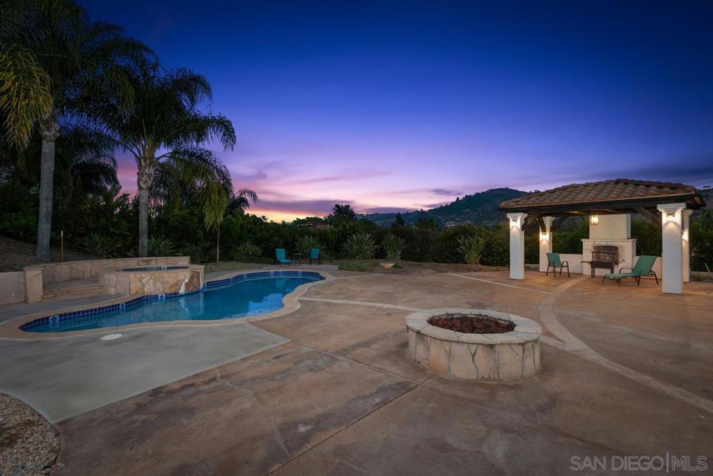 3724 26 Cedar Vale Way