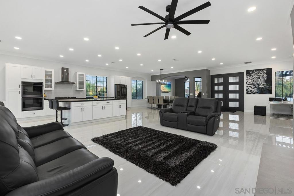 3724 26 Cedar Vale Way