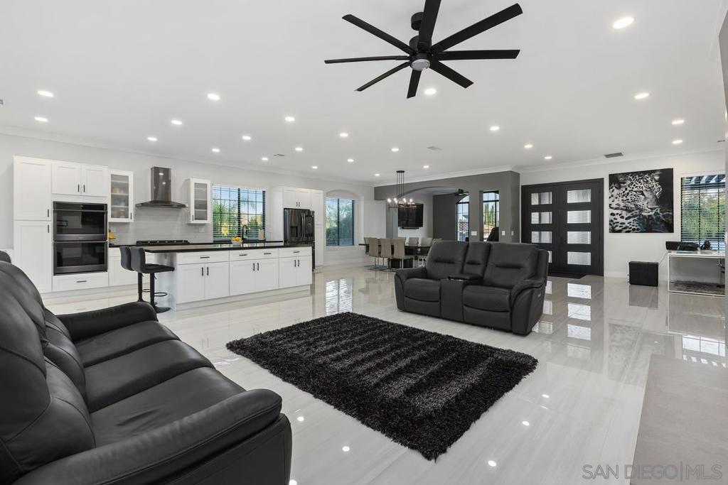 3724 26 Cedar Vale Way