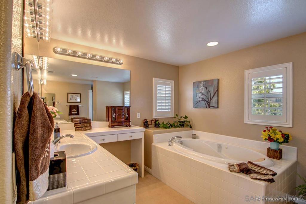 5292 Village Dr
