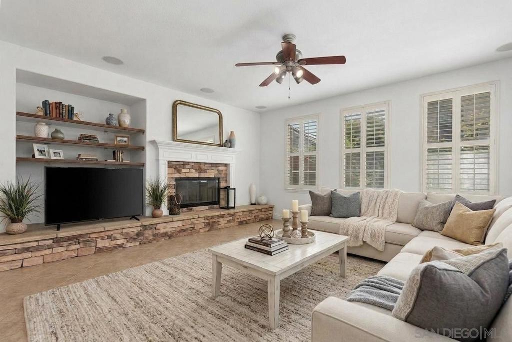 2555 Arundel