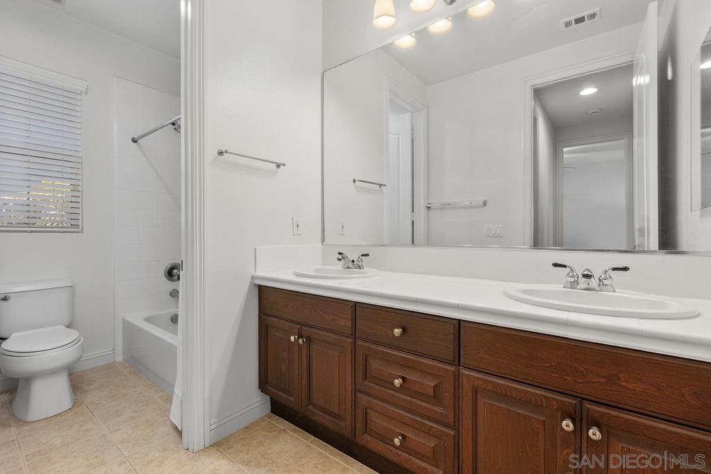 2555 Arundel