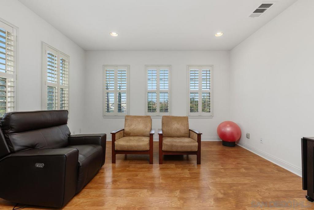 2555 Arundel