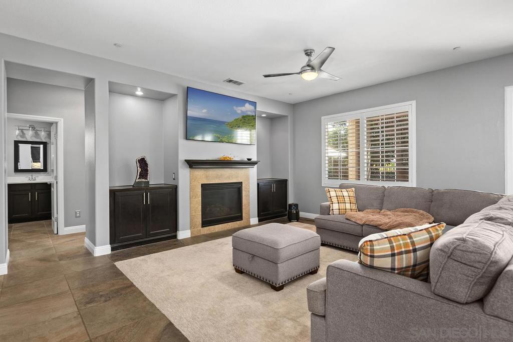 1018 Bellingham Dr