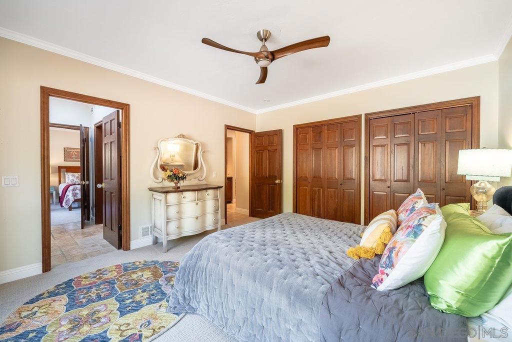 33 Gateview