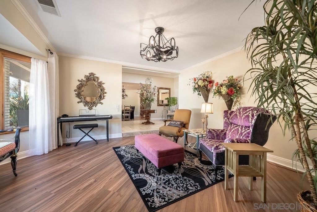 33 Gateview