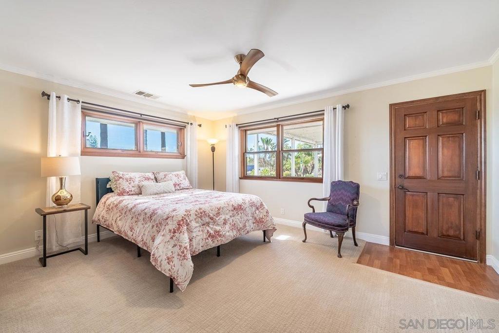 33 Gateview