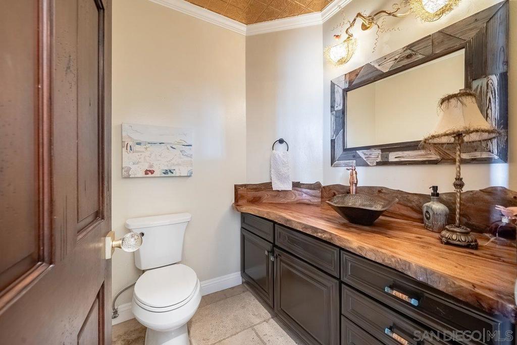 33 Gateview
