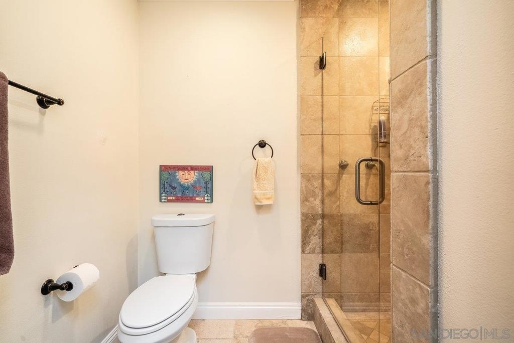 33 Gateview