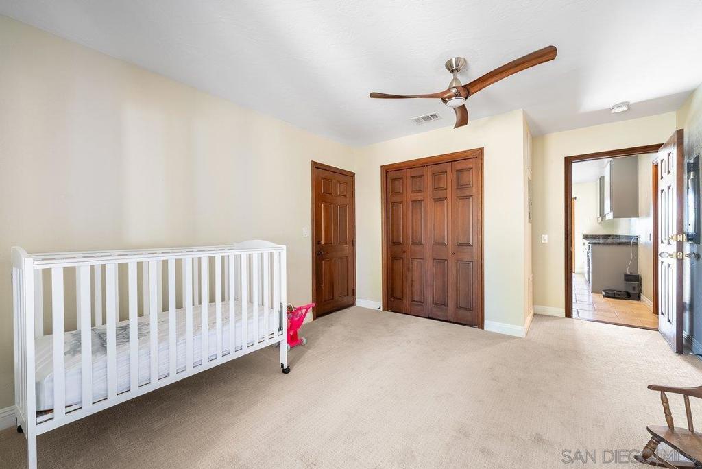 33 Gateview