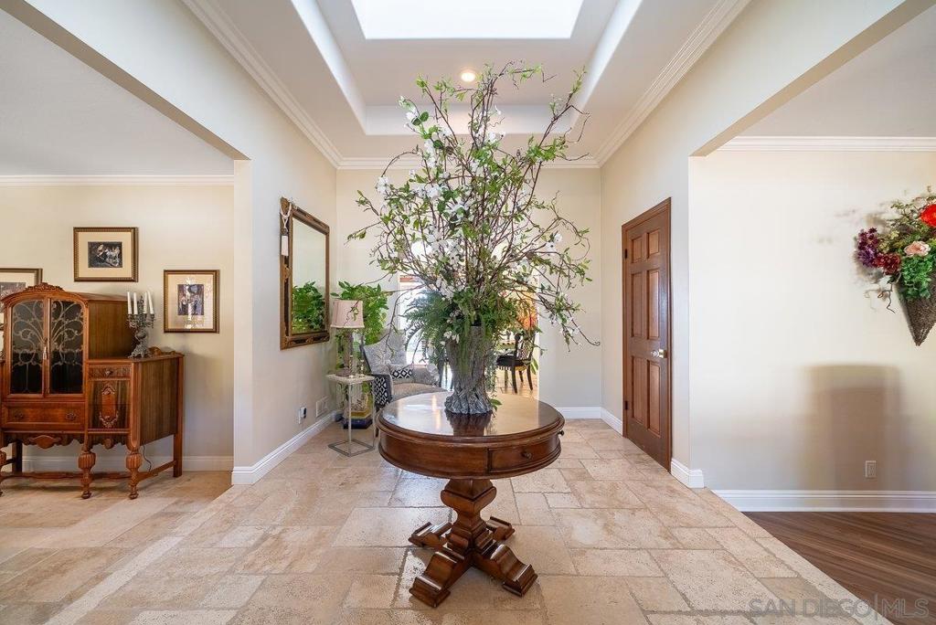 33 Gateview