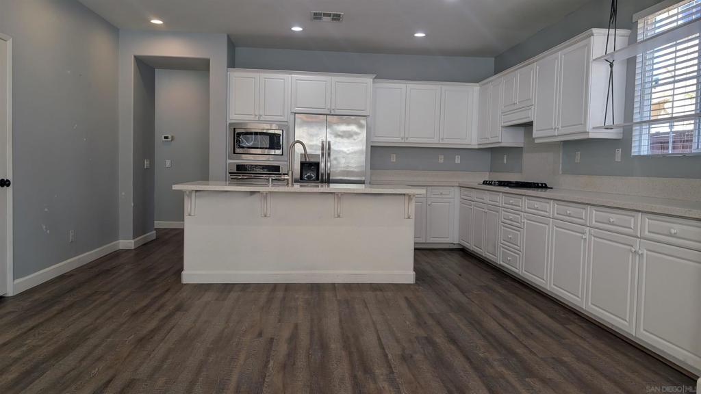 1180 Parkview Drive
