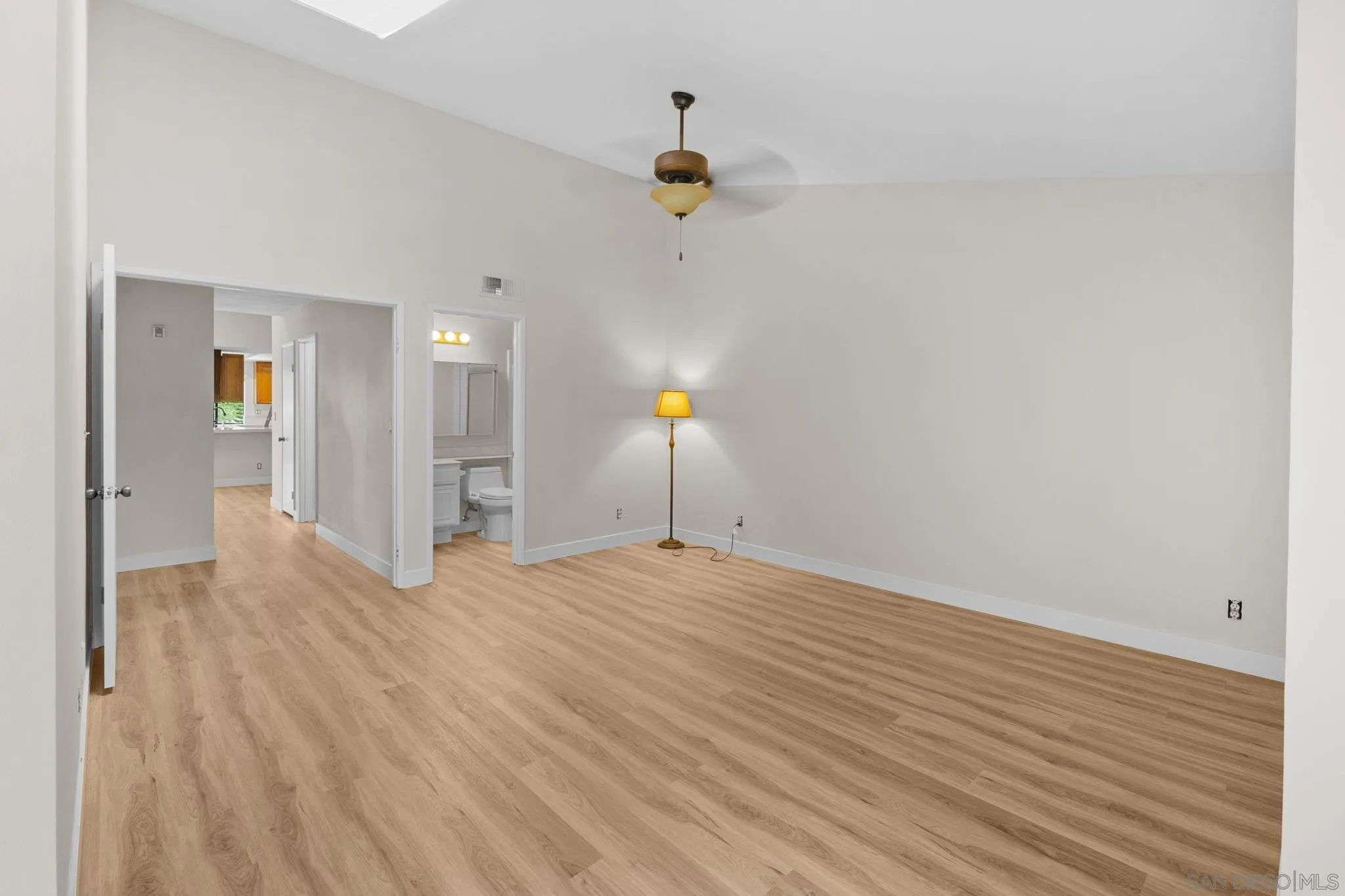 12884 Camino De La Breccia