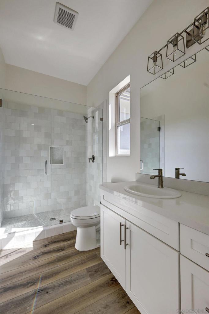 5808 Lake Vista Dr.
