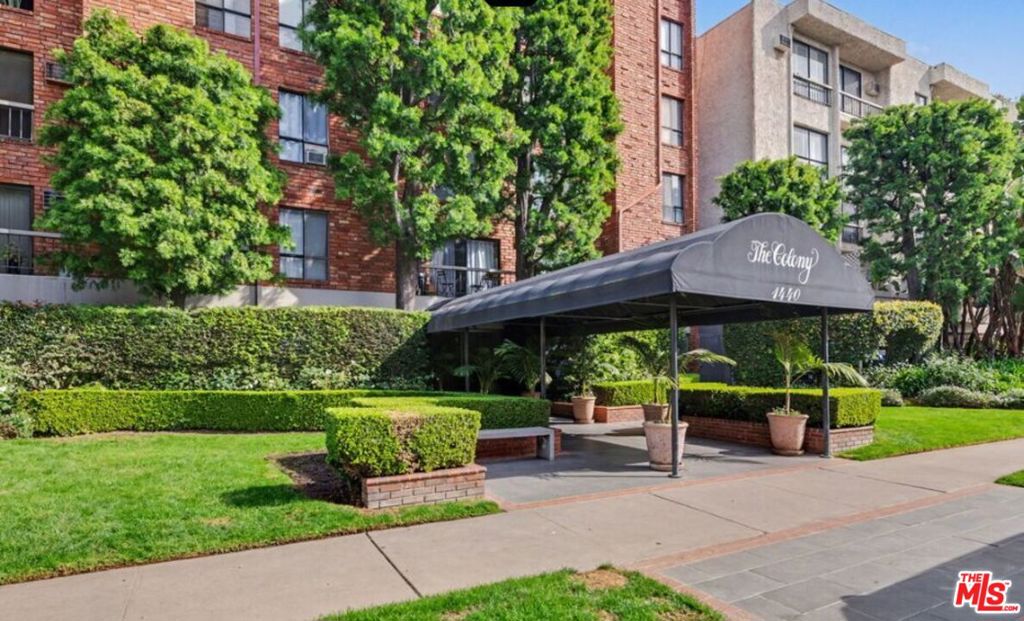 1440 Veteran Avenue 236