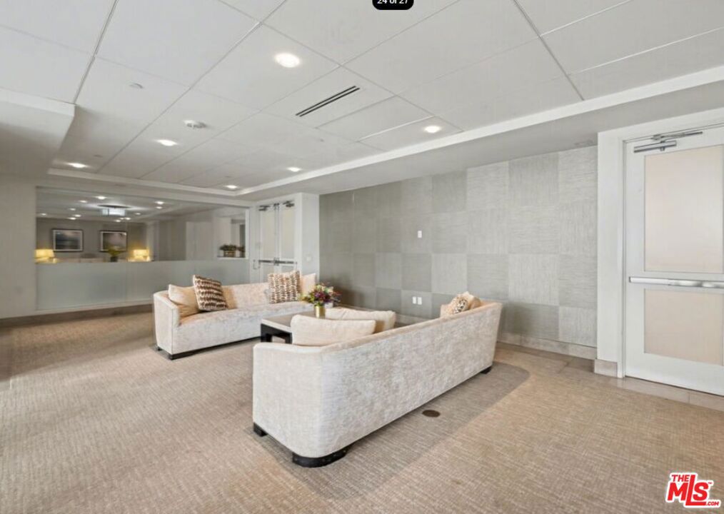 1440 Veteran Avenue 236