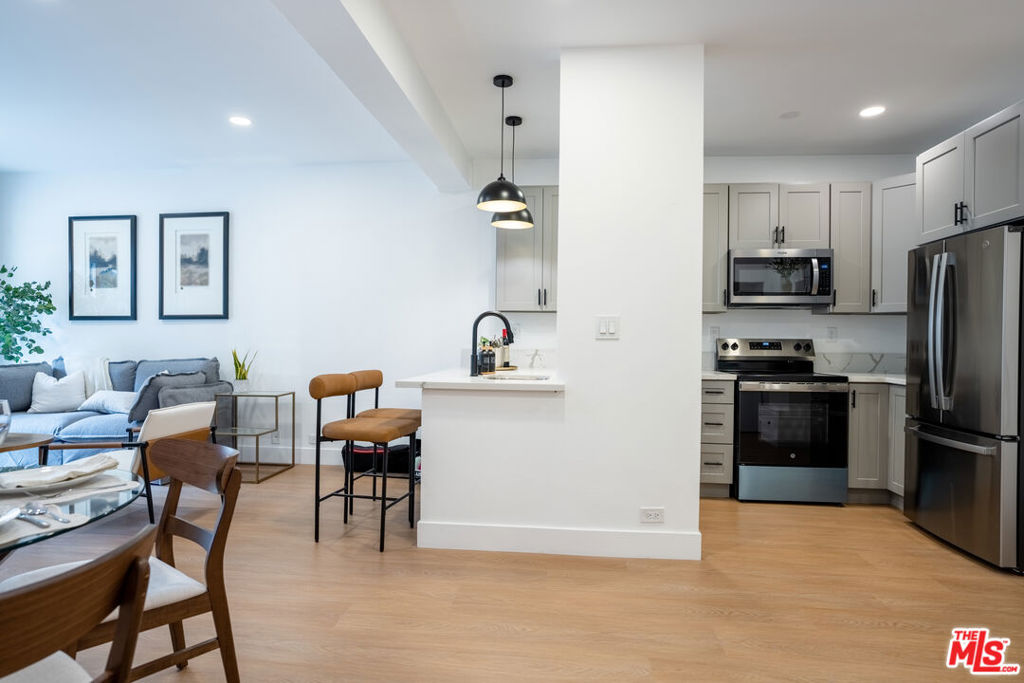 1440 Veteran Avenue 236