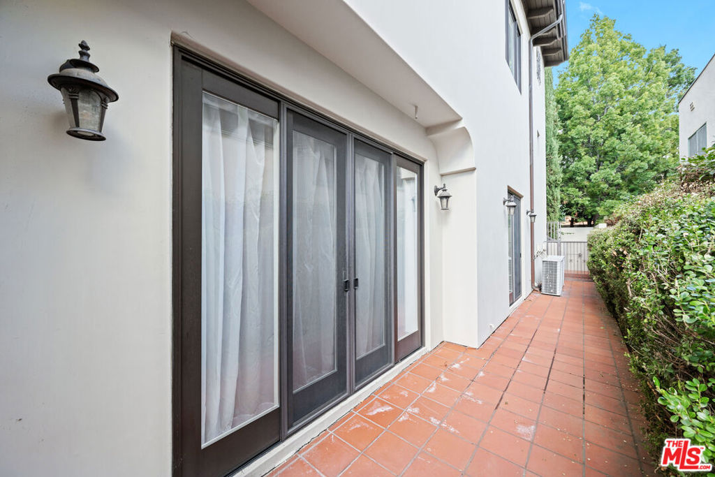 108 S El Molino Avenue