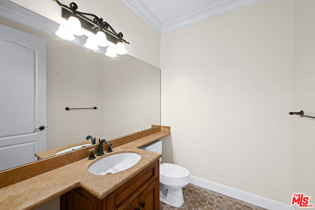 108 S El Molino Avenue