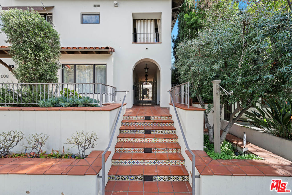 108 S El Molino Avenue