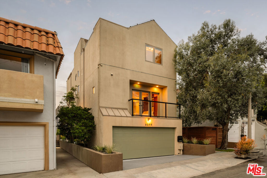 6644 Vista Del Mar