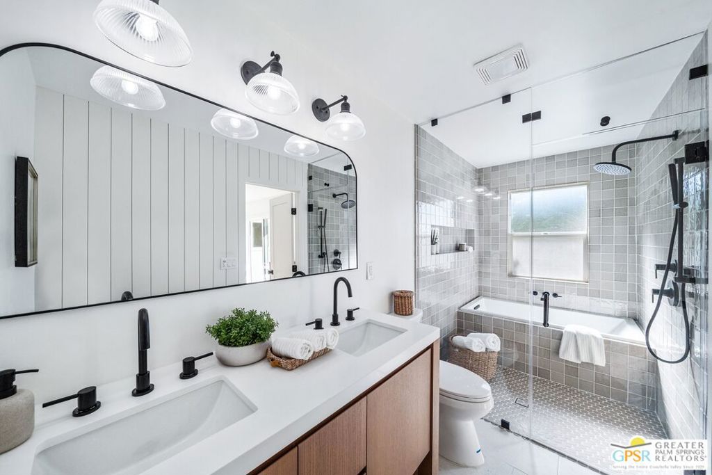 3111 E San Juan Road