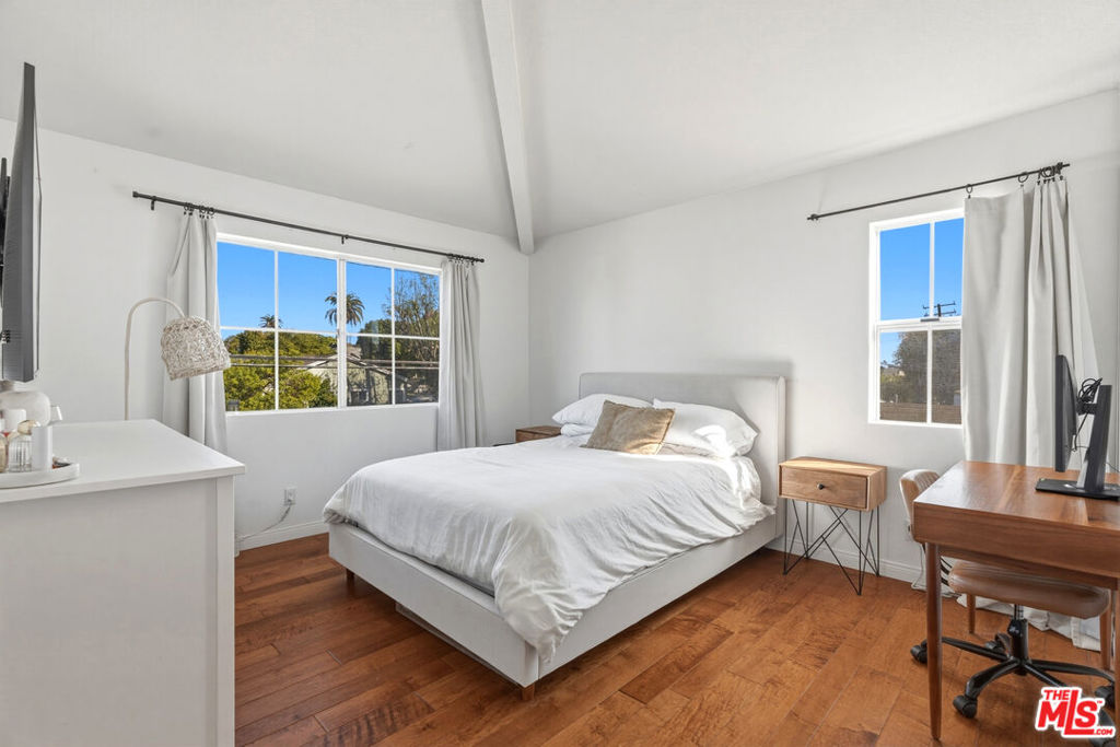 3605 E Anaheim Street 205