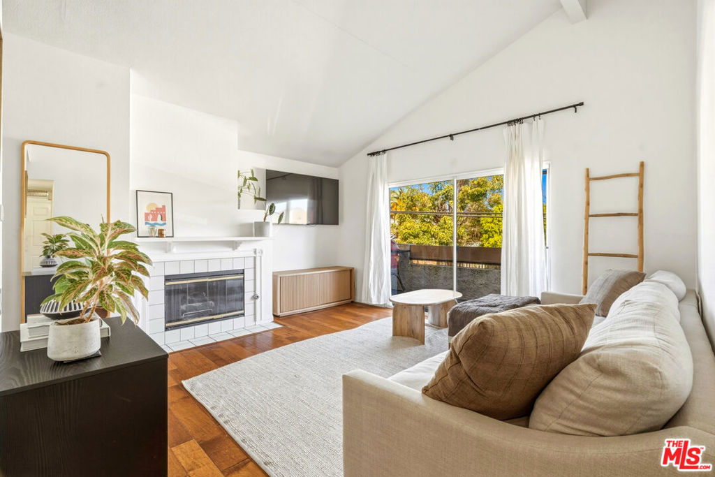 3605 E Anaheim Street 205