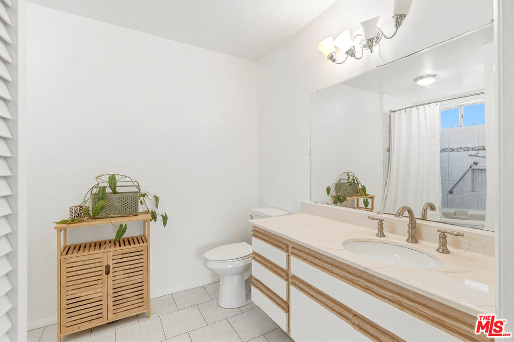 3605 E Anaheim Street 205