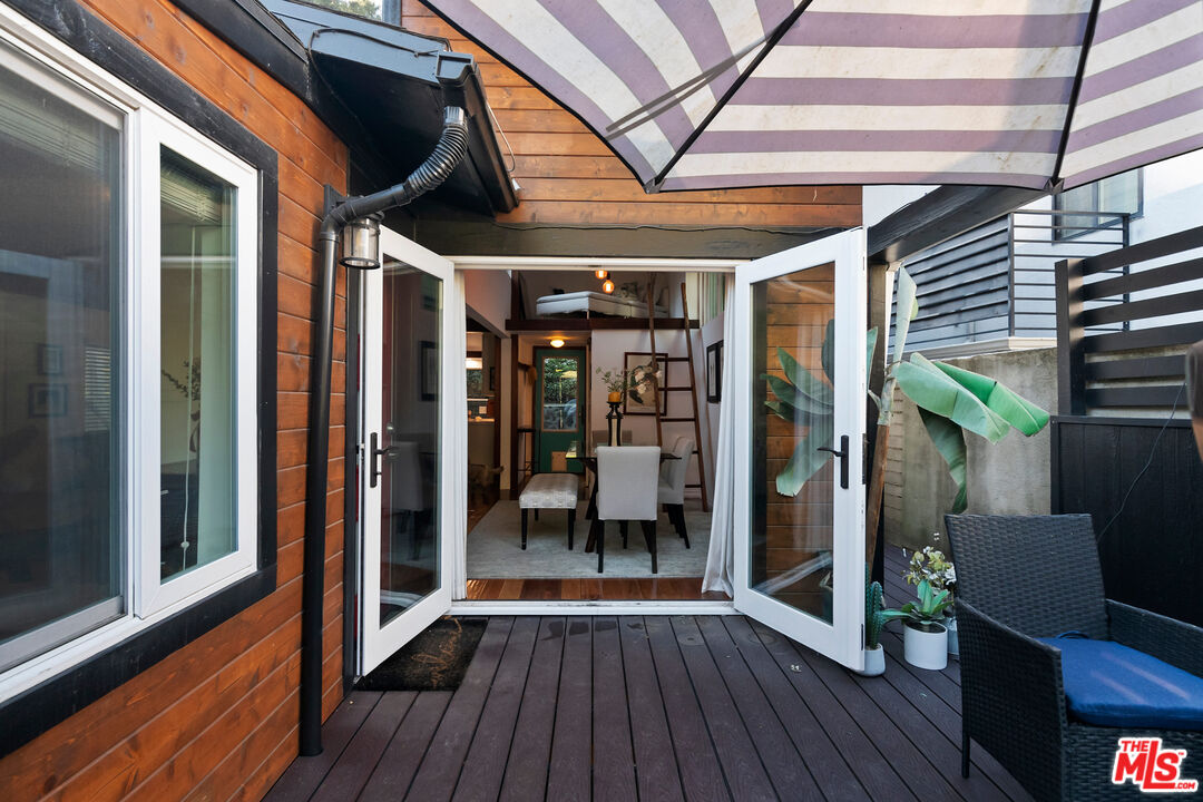 1653 N Beverly Glen Blvd