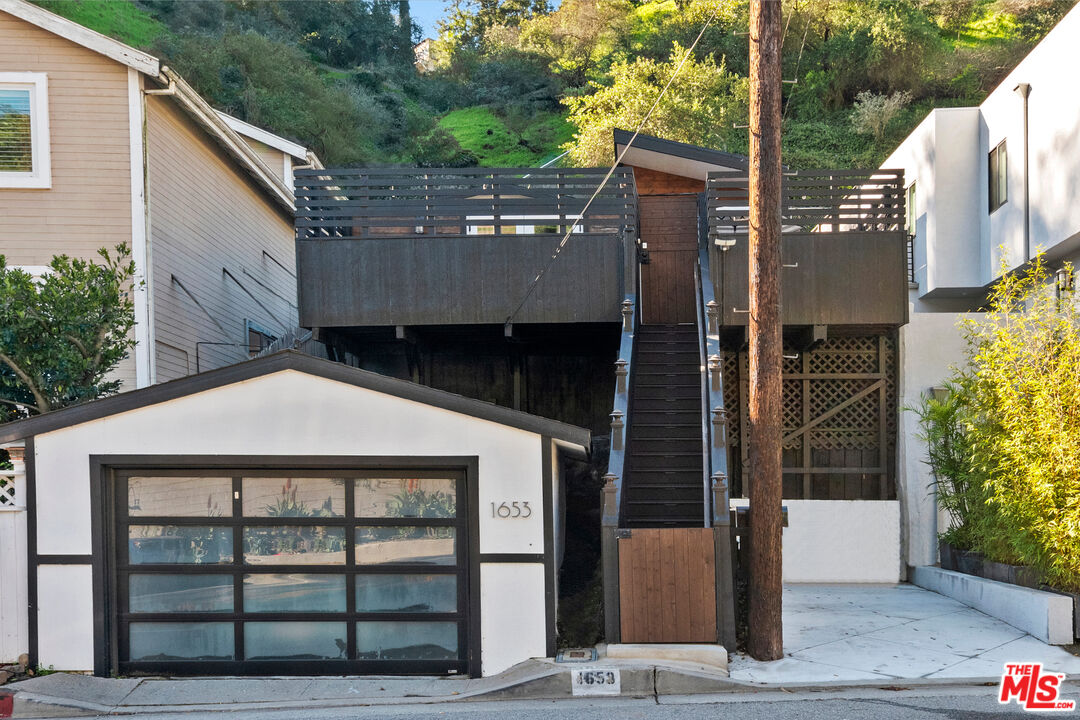 1653 N Beverly Glen Blvd