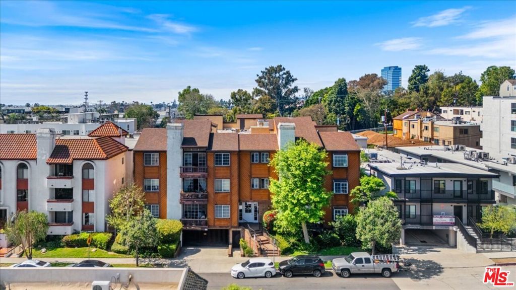 1433 Barry Avenue 301