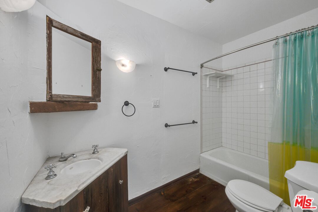 1570 Sanborn Ave