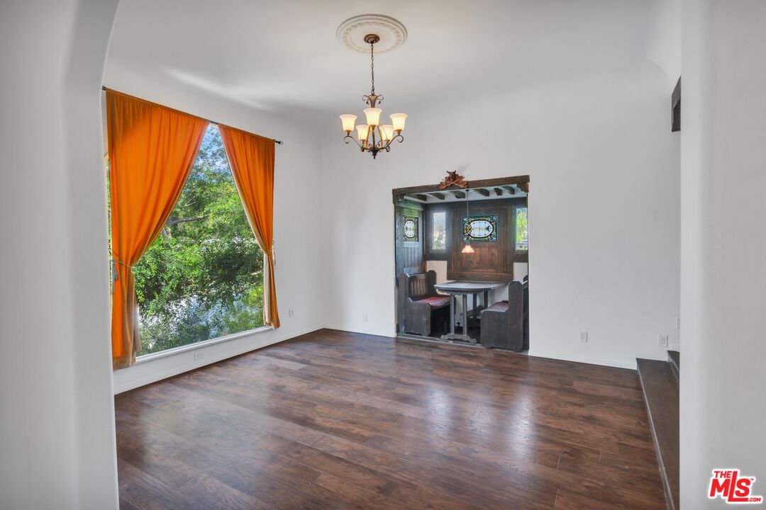 1570 Sanborn Ave