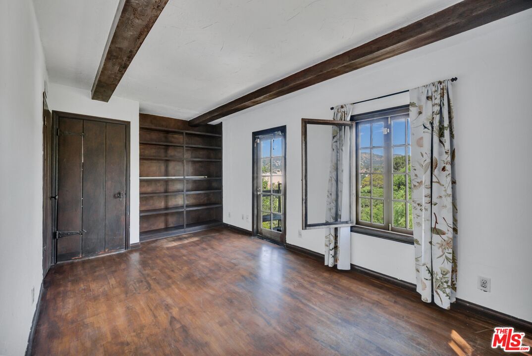 1570 Sanborn Ave