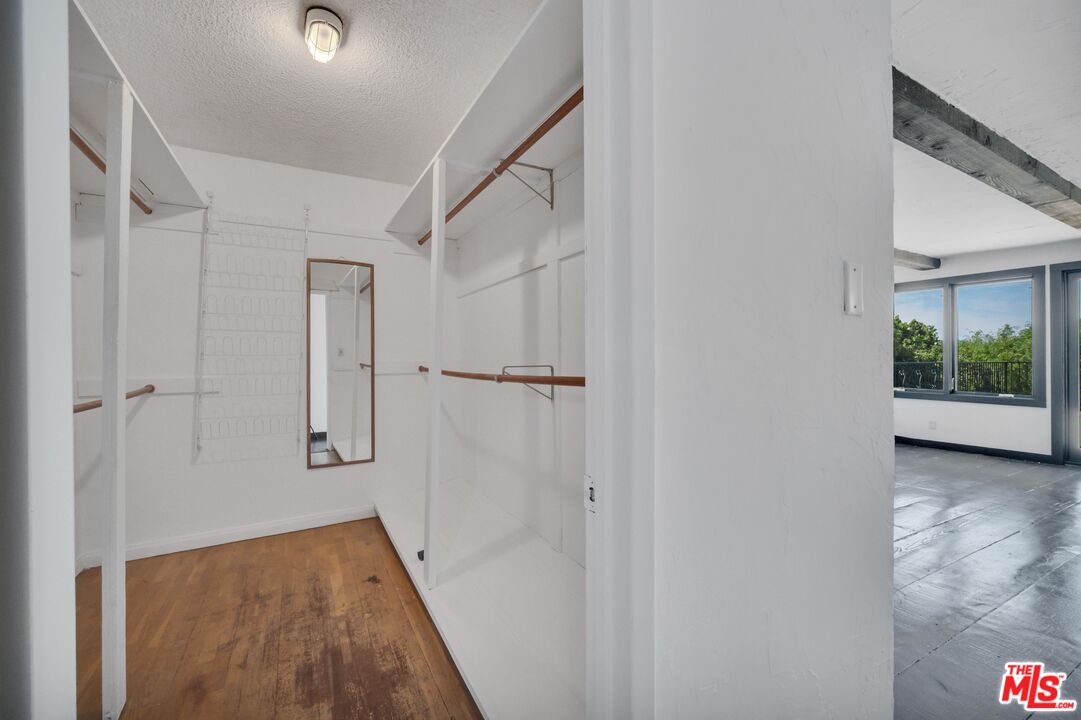 1570 Sanborn Ave
