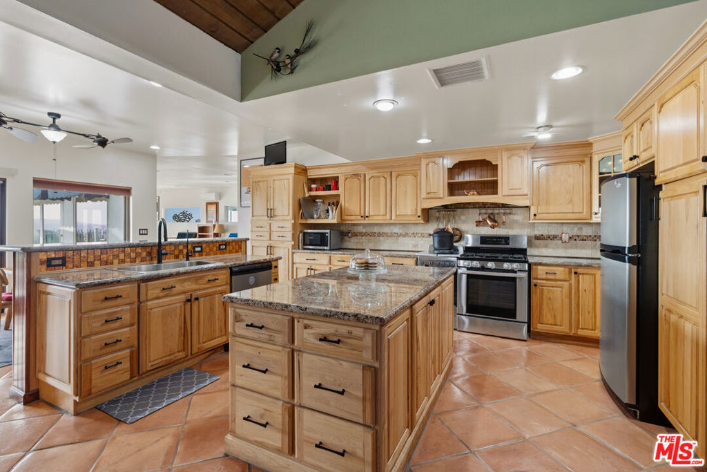 941 N Del Sol Lane