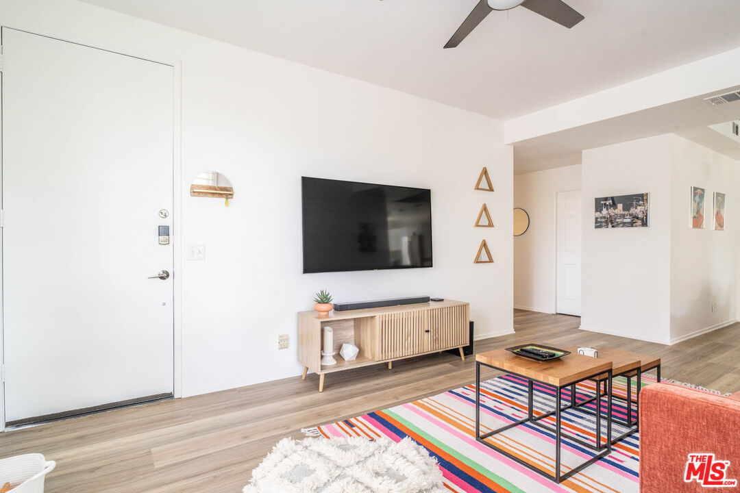 401 S El Cielo Rd Unit: 11