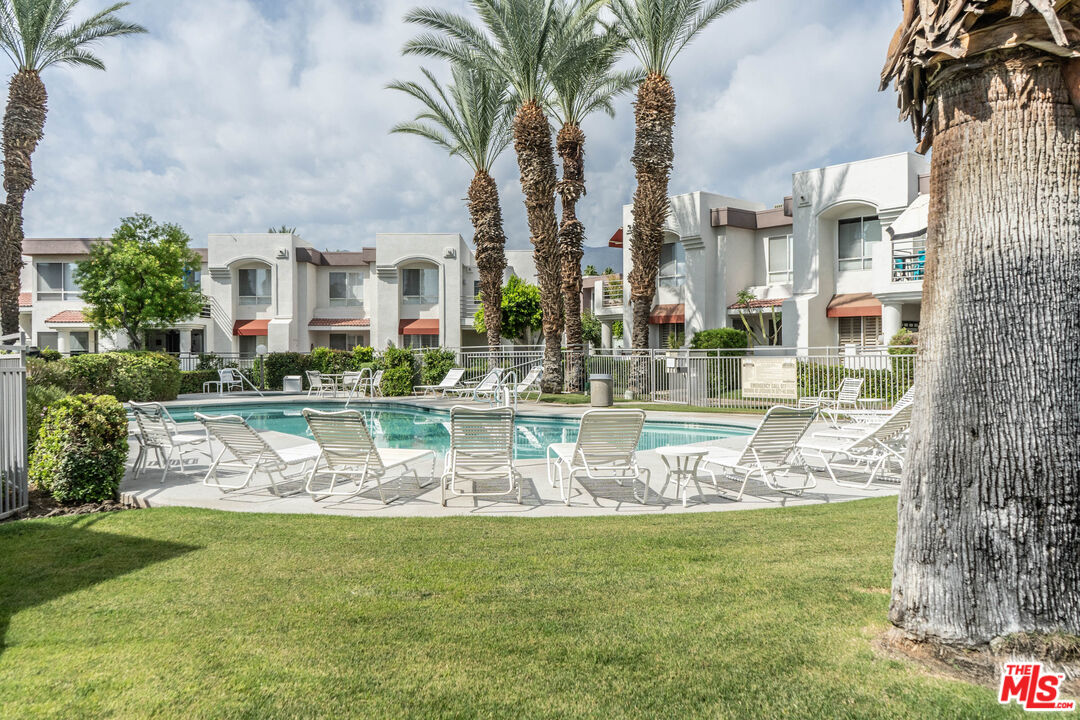 401 S El Cielo Rd Unit: 11